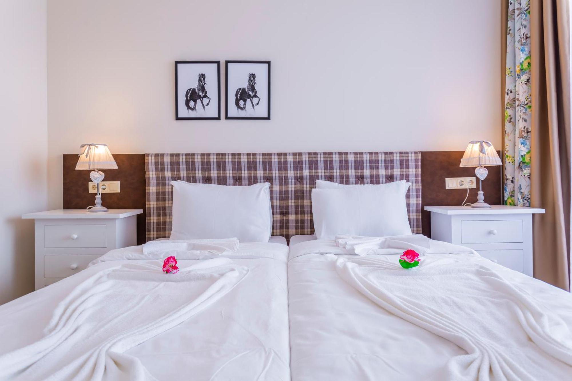 Gardenia Beach Palace Aparthotel Pomorie Exteriör bild