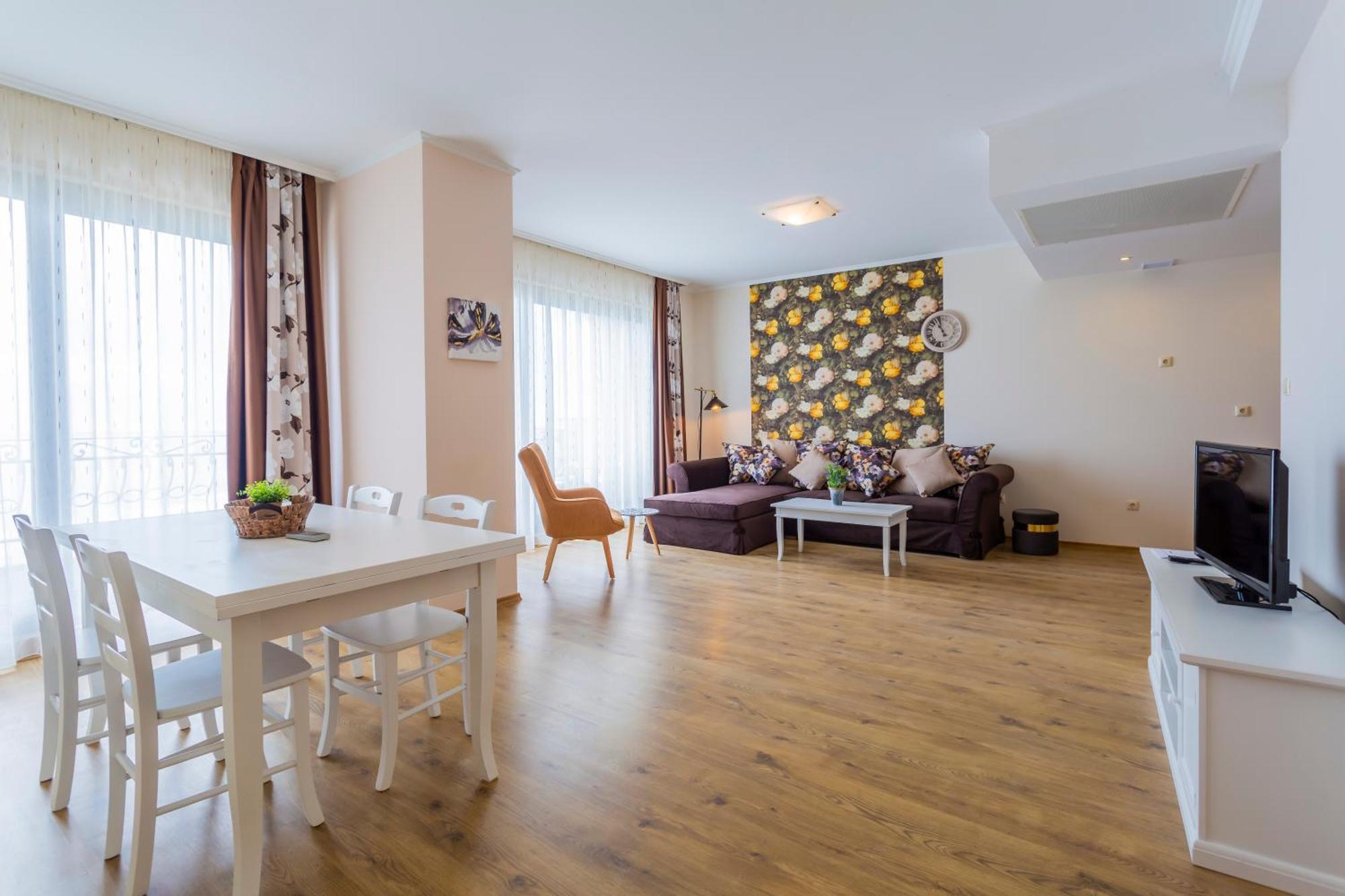 Gardenia Beach Palace Aparthotel Pomorie Exteriör bild